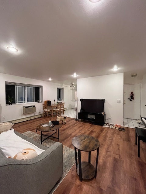5400 N Sheridan Road 210