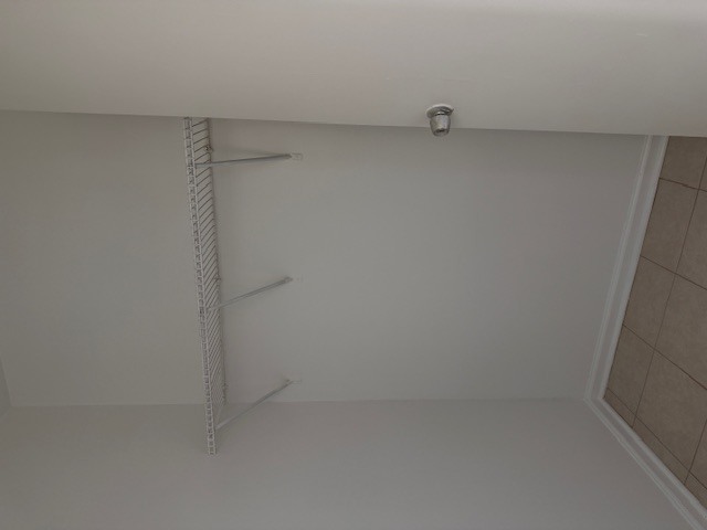 6919 N Sheridan Road 210