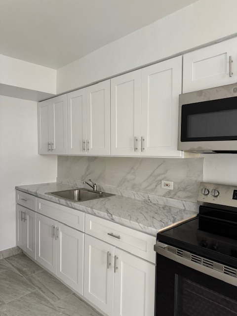 6919 N Sheridan Road 210