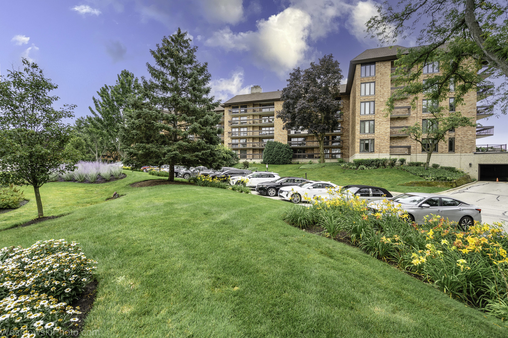 3801 Mission Hills Road 204