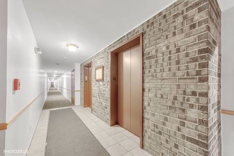 Tiny photo for 1275 E Baldwin Lane #602, Palatine, IL 60074 (MLS # 12594967)