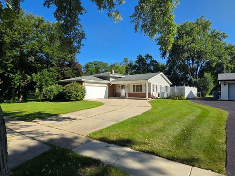 Tiny photo for 2018 Oxnard Drive, Downers Grove, IL 60516 (MLS # 12745004)