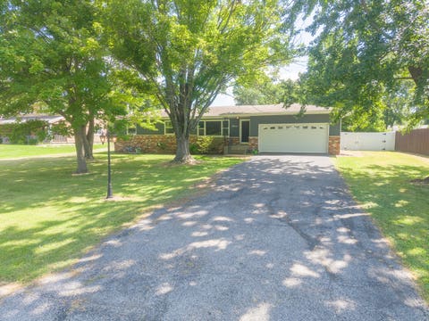 Tiny photo for 15 Lakedale Drive, Salem, IL 62881 (MLS # 12720543)
