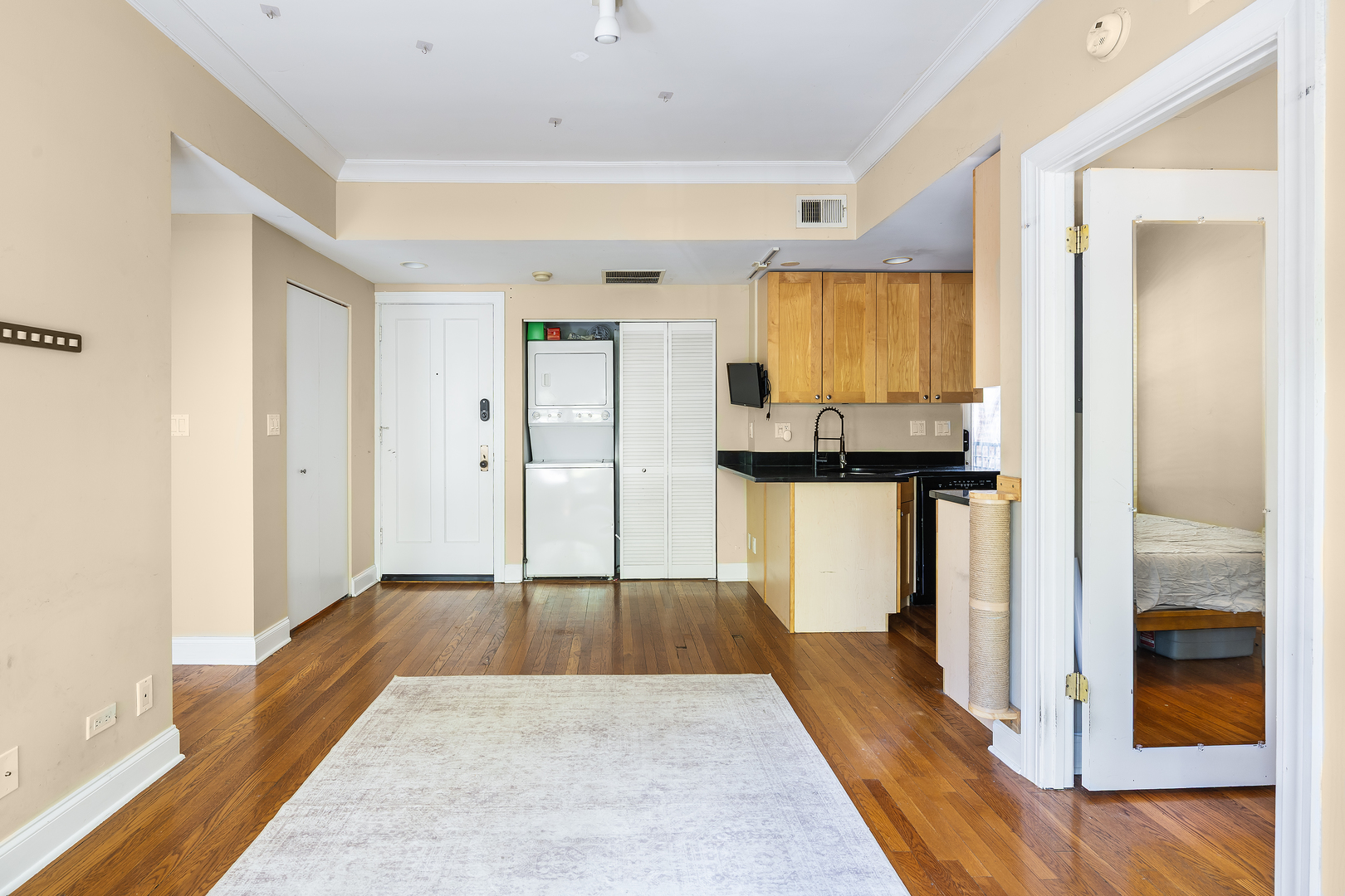 4422 N Ashland Avenue 1E