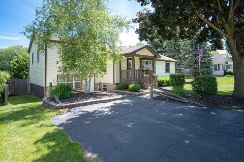 Single Family Residence in Winthrop Harbor IL 1009 Franklin Avenue.jpg