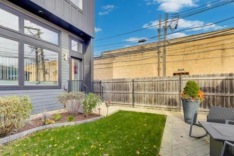 Tiny photo for 3943 N Francisco Avenue, Chicago, IL 60618 (MLS # 12523360)
