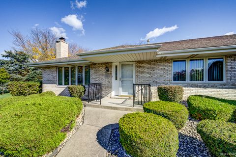 Photo of 11101 Louetta Lane, Orland Park, IL 60467 (MLS # 12496681) Photo of 11101 Louetta Lane, Orland Park, IL 60467 (MLS # 12496681)