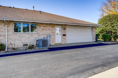 Tiny photo for 11101 Louetta Lane, Orland Park, IL 60467 (MLS # 12496681)