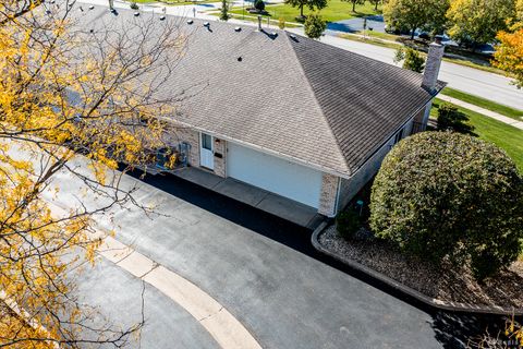 Tiny photo for 11101 Louetta Lane, Orland Park, IL 60467 (MLS # 12496681)