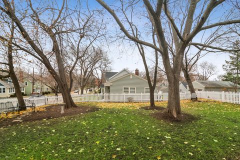 Tiny photo for 202 E Hillside Avenue, Barrington, IL 60010 (MLS # 12526594)