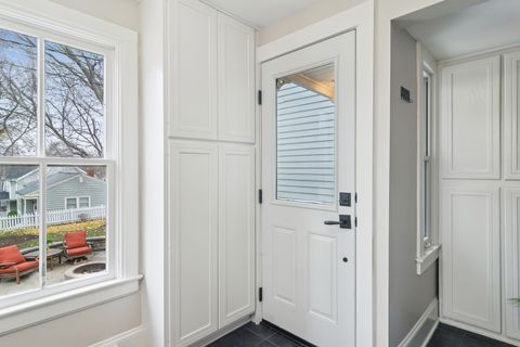 Tiny photo for 202 E Hillside Avenue, Barrington, IL 60010 (MLS # 12526594)