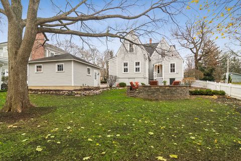 Tiny photo for 202 E Hillside Avenue, Barrington, IL 60010 (MLS # 12526594)