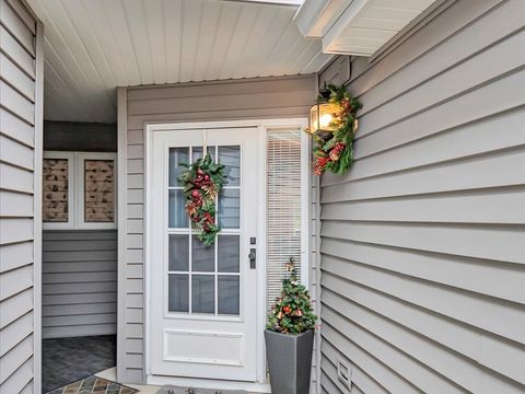 Tiny photo for 8300 Highpoint Circle #F, Darien, IL 60561 (MLS # 12518812)