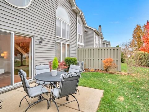 Tiny photo for 8300 Highpoint Circle #F, Darien, IL 60561 (MLS # 12518812)