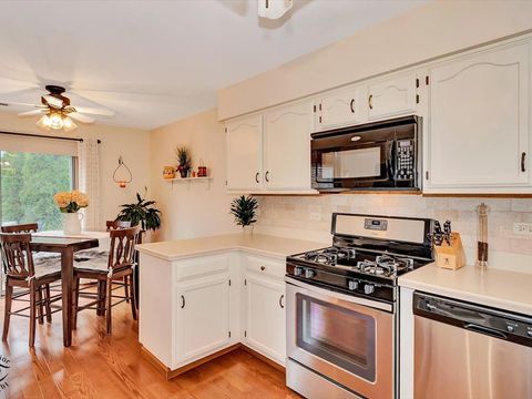 Tiny photo for 8300 Highpoint Circle #F, Darien, IL 60561 (MLS # 12518812)