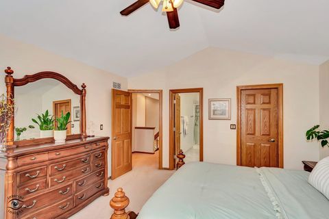 Tiny photo for 8300 Highpoint Circle #F, Darien, IL 60561 (MLS # 12518812)