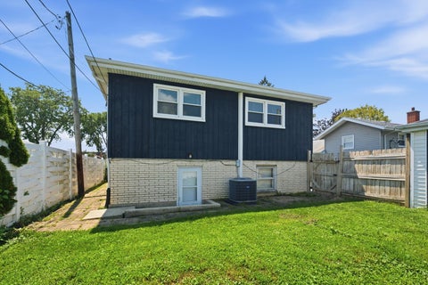 Tiny photo for 5432 137th Street, Crestwood, IL 60418 (MLS # 12714821)
