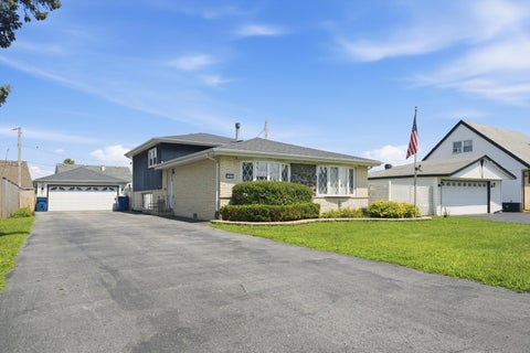 Tiny photo for 5432 137th Street, Crestwood, IL 60418 (MLS # 12714821)