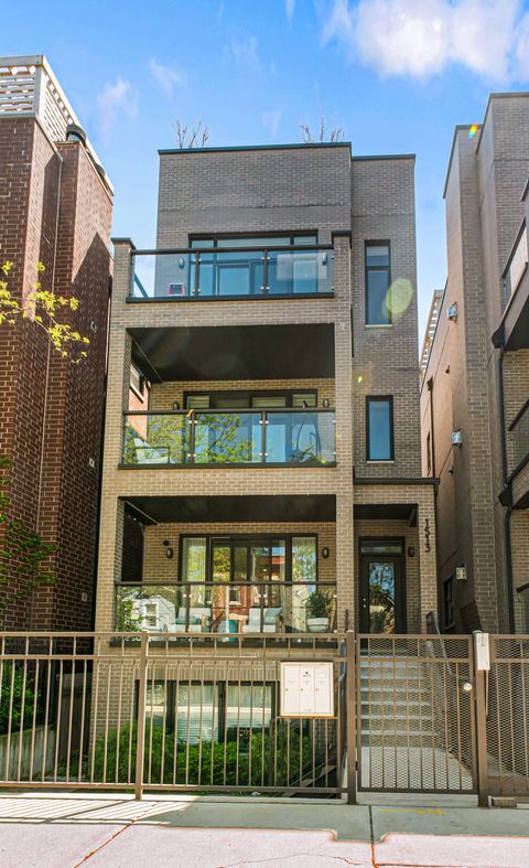 1513 W Walton Street 3 Chicago IL 60642