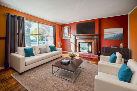 Tiny photo for 94 Wren Road, Carpentersville, IL 60110 (MLS # 12512565)