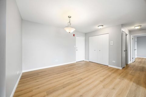 Tiny photo for 535 S CLEVELAND Avenue #406, Arlington Heights, IL 60005 (MLS # 12621790)