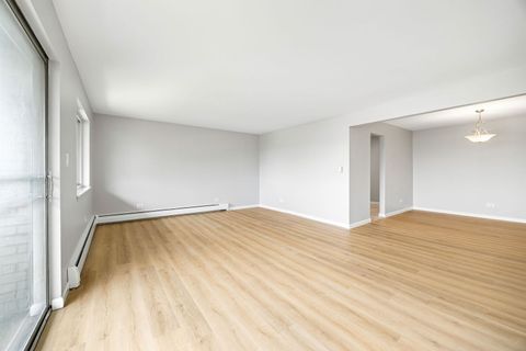 Tiny photo for 535 S CLEVELAND Avenue #406, Arlington Heights, IL 60005 (MLS # 12621790)