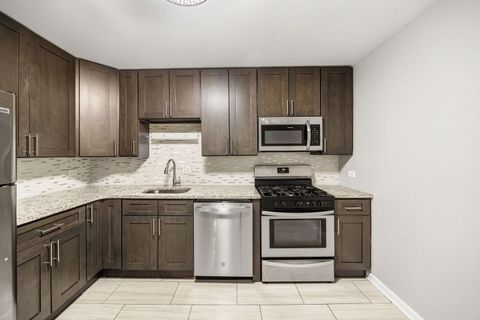 Tiny photo for 535 S CLEVELAND Avenue #406, Arlington Heights, IL 60005 (MLS # 12621790)