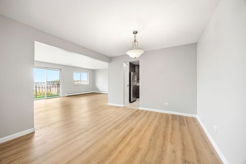 Tiny photo for 535 S CLEVELAND Avenue #406, Arlington Heights, IL 60005 (MLS # 12621790)