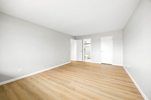 Tiny photo for 535 S CLEVELAND Avenue #406, Arlington Heights, IL 60005 (MLS # 12621790)