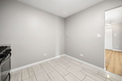 Tiny photo for 535 S CLEVELAND Avenue #406, Arlington Heights, IL 60005 (MLS # 12621790)