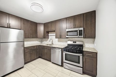 Tiny photo for 535 S CLEVELAND Avenue #406, Arlington Heights, IL 60005 (MLS # 12621790)