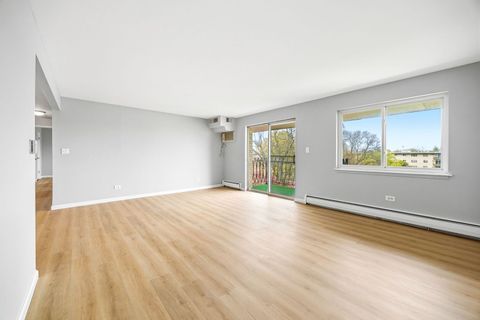 Tiny photo for 535 S CLEVELAND Avenue #406, Arlington Heights, IL 60005 (MLS # 12621790)