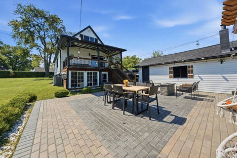 Tiny photo for 10801 Menard Avenue, Chicago Ridge, IL 60415 (MLS # 12724362)