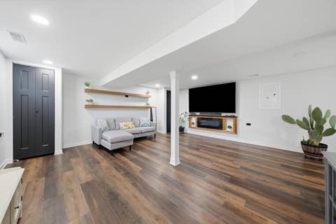 Tiny photo for 10801 Menard Avenue, Chicago Ridge, IL 60415 (MLS # 12724362)