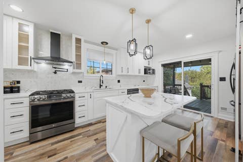 Tiny photo for 10801 Menard Avenue, Chicago Ridge, IL 60415 (MLS # 12724362)