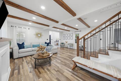 Tiny photo for 10801 Menard Avenue, Chicago Ridge, IL 60415 (MLS # 12724362)