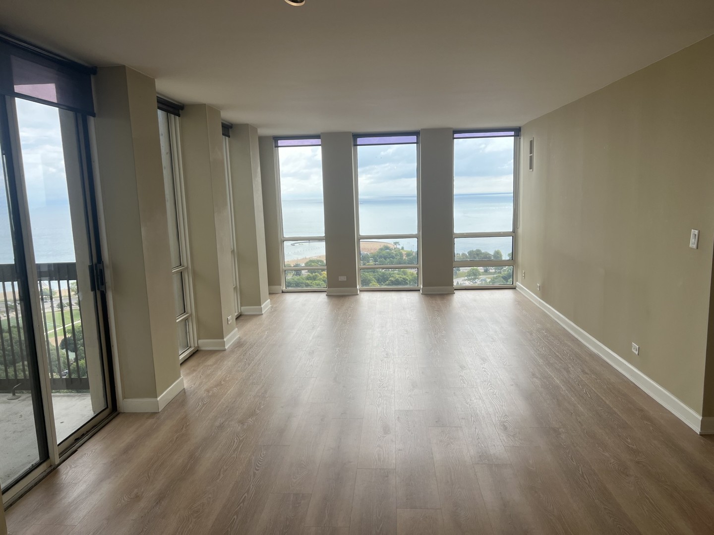 1660 N LaSalle Drive 3511