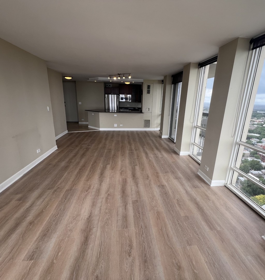 1660 N LaSalle Drive 3511