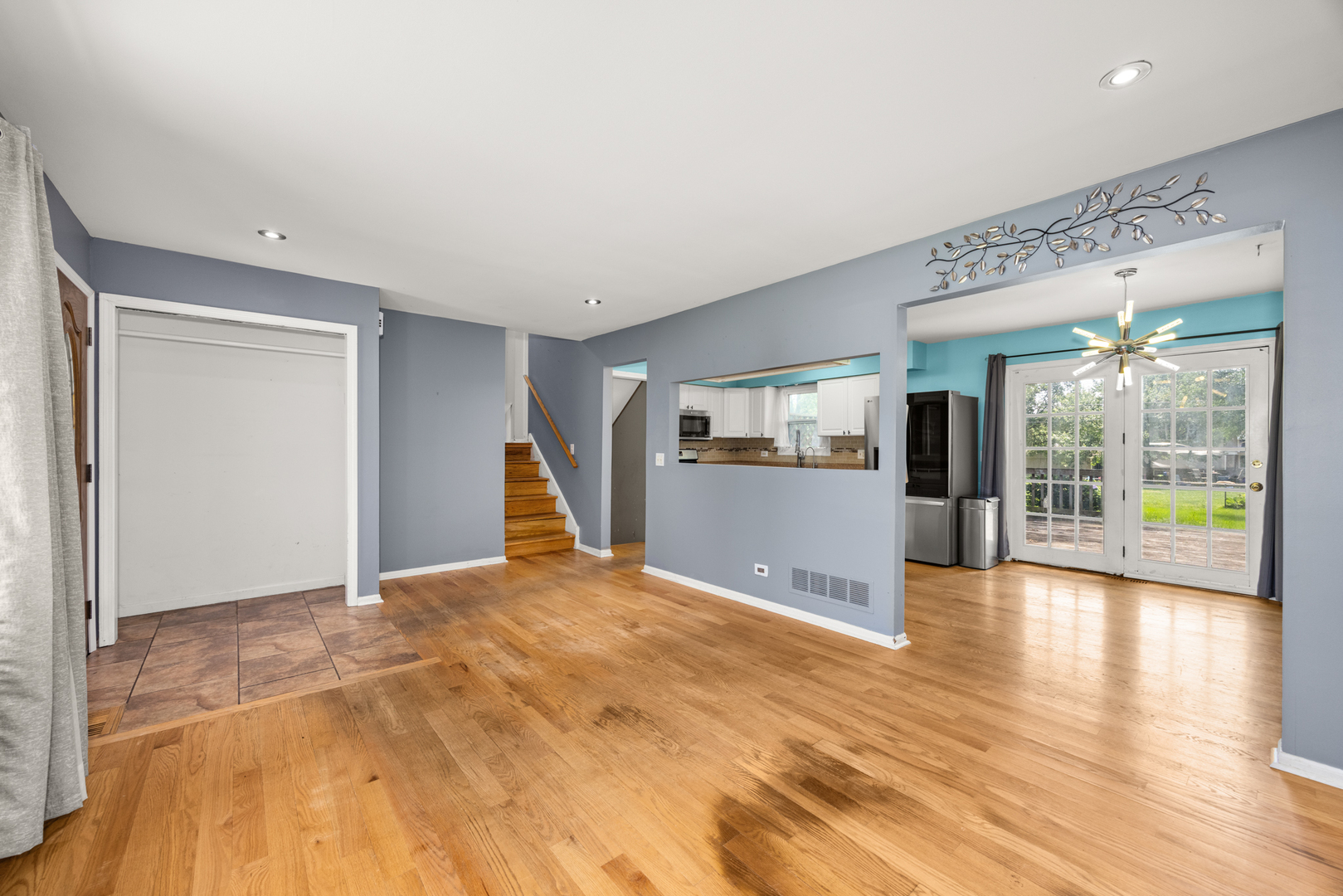 28W521 Donald Avenue