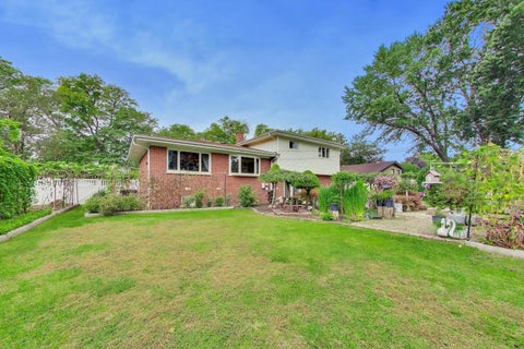Tiny photo for 911 S Elmhurst Road, Mount Prospect, IL 60056 (MLS # 12765396)