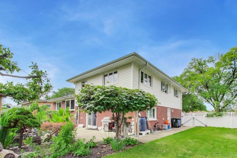 Tiny photo for 911 S Elmhurst Road, Mount Prospect, IL 60056 (MLS # 12765396)