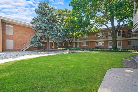 Tiny photo for 4211 W 95th Street #2D, Oak Lawn, IL 60453 (MLS # 12604277)