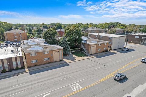 Tiny photo for 4211 W 95th Street #2D, Oak Lawn, IL 60453 (MLS # 12604277)