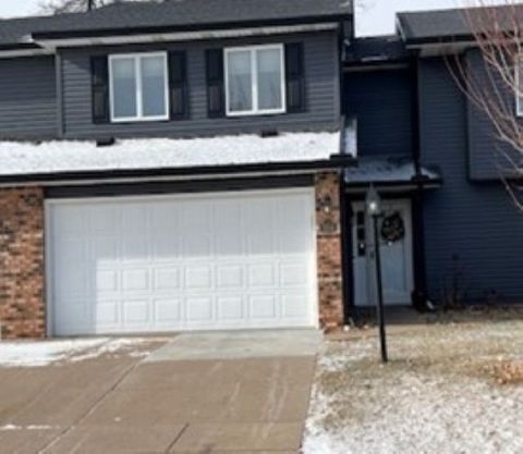 Photo of 5954 Crow Valley Park Drive, Davenport, IA 52807 (MLS # 12553407)