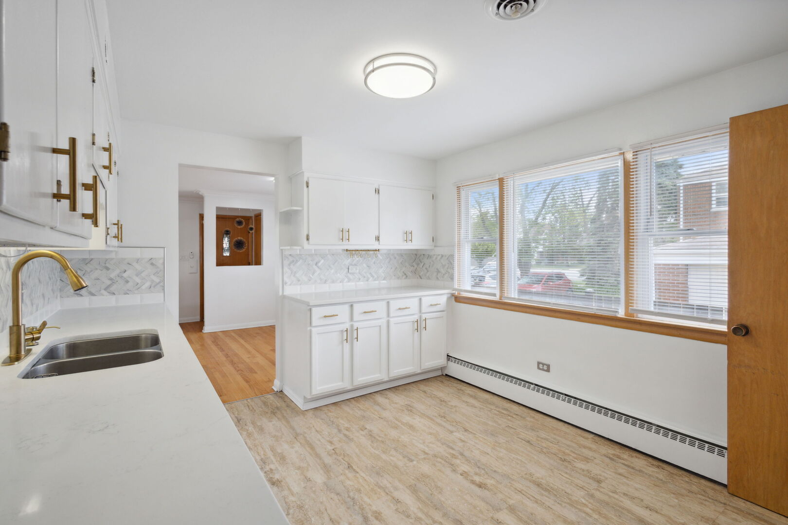 3034 Vernon Avenue