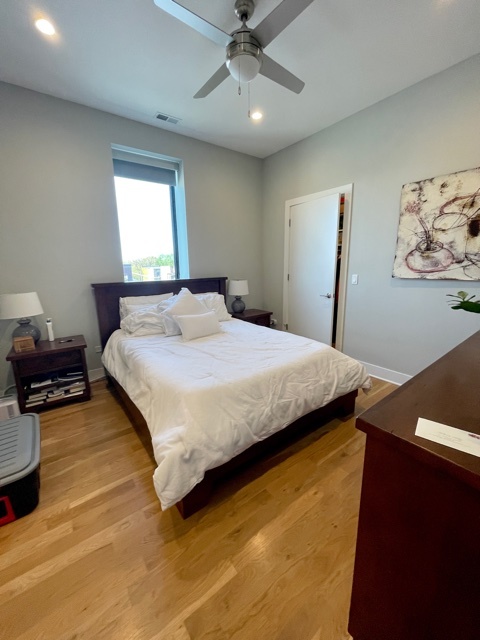 4555 N Ravenswood Avenue 403