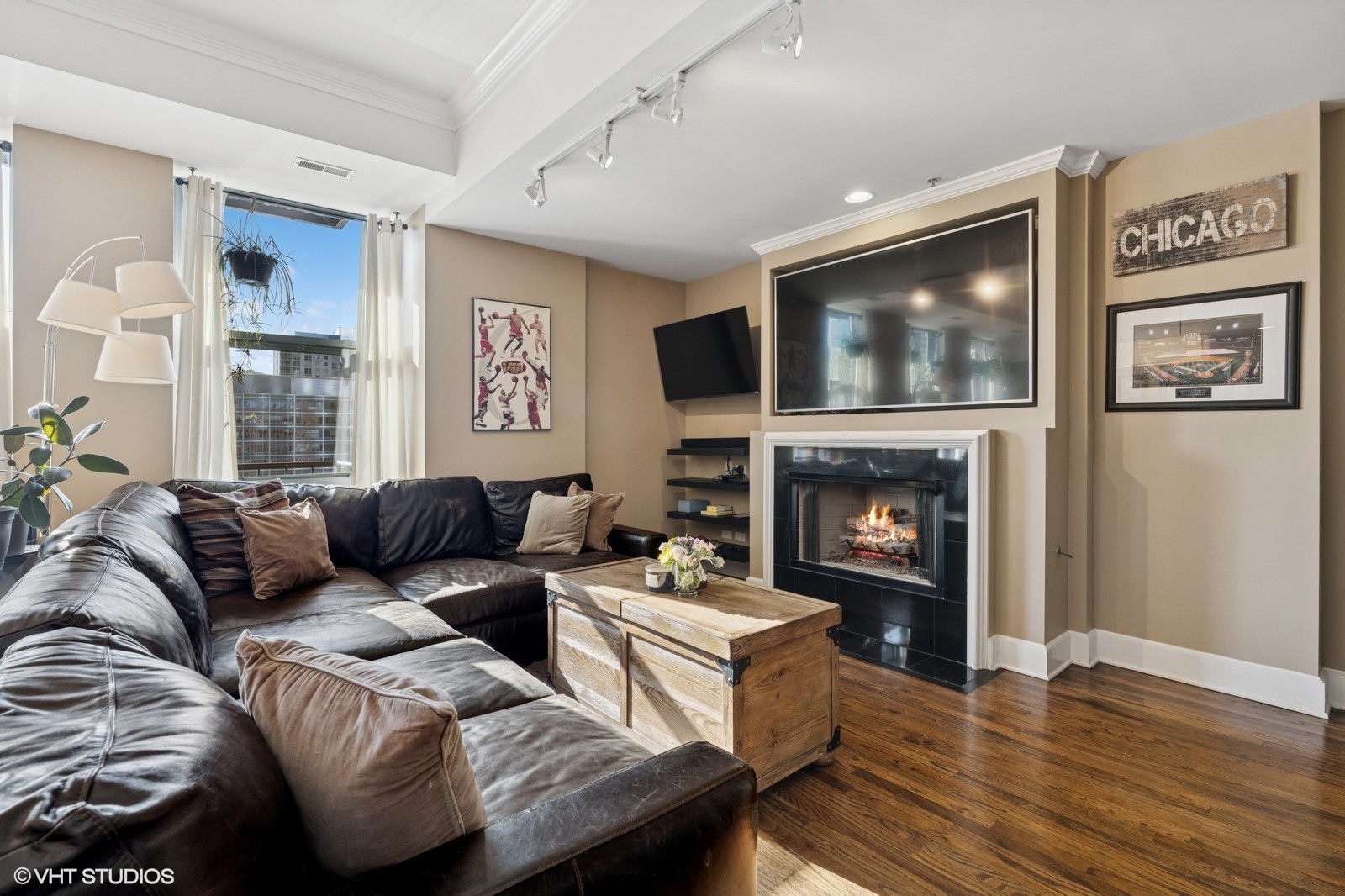 165 N Canal Street 1231