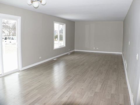 Tiny photo for 27 Frederick Court, South Elgin, IL 60177 (MLS # 12538287)