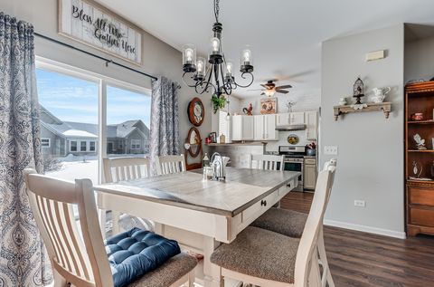 Tiny photo for 2525 Park Ridge Court #2525, Crest Hill, IL 60403 (MLS # 12516822)