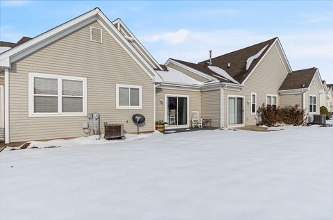 Tiny photo for 2525 Park Ridge Court #2525, Crest Hill, IL 60403 (MLS # 12516822)